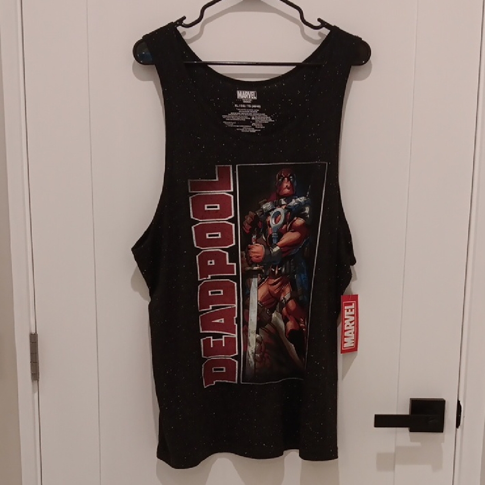 NWT, Marvel Deadpool Graphic Black Speckled Tank